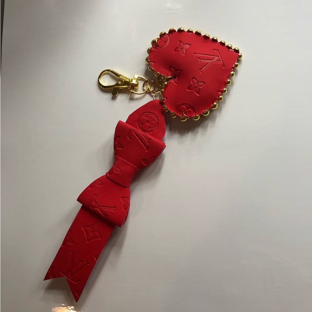 Heart Keychain/ Handbag Decor - Picture 2 of 3